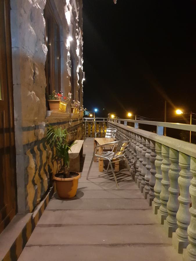 Guesthouse Crown Of ツァグカゾール エクステリア 写真