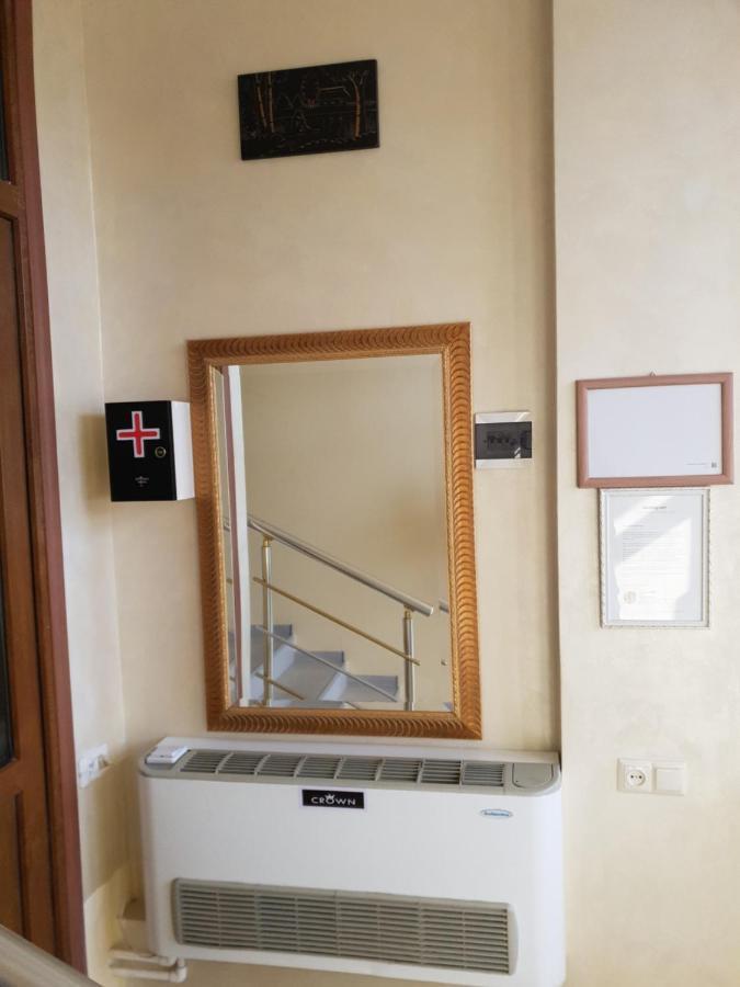 Guesthouse Crown Of ツァグカゾール エクステリア 写真