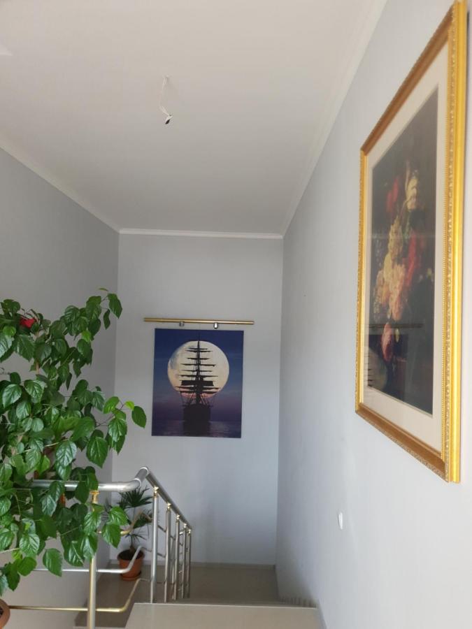 Guesthouse Crown Of ツァグカゾール エクステリア 写真